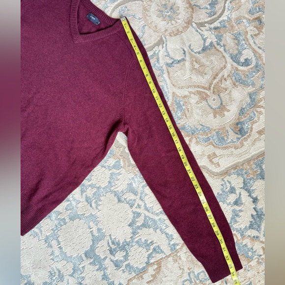 J Crew Men's100% Lambs Wool Pullover Sweater V neck size XL Burgundy color - Picture 5 of 7